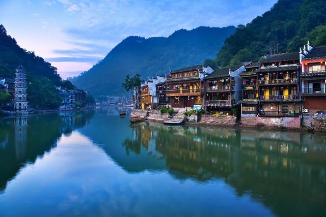 中国面积最大的10个省：西藏排第二-第1张图片-飞扬号