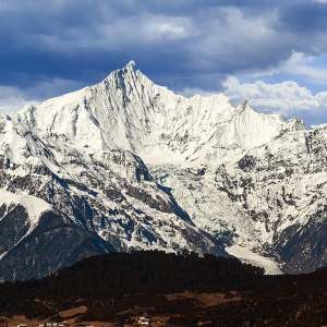 国内有名的雪山景点有哪些（中国十大最美雪山排行榜）-第2张图片-飞扬号